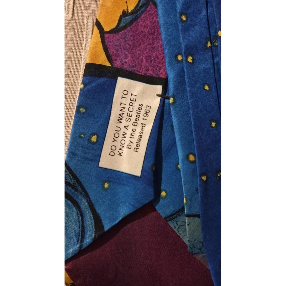 The Beatles Vintage 100% Silk Neck Tie Do You Want to Know a‎ Secret